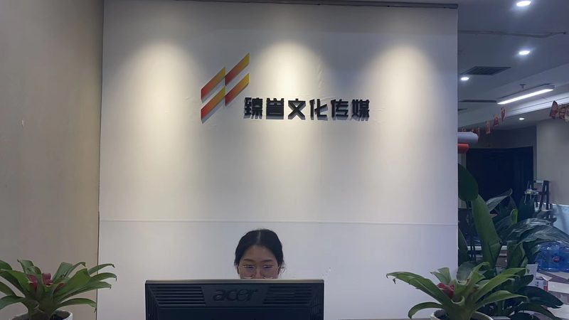 广告制作合同里违约金条款到底该怎么写